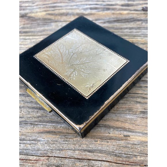 VIntage 1940s Black Enamel Brass Powder Compact With Mirror - Picture 7 of 12
